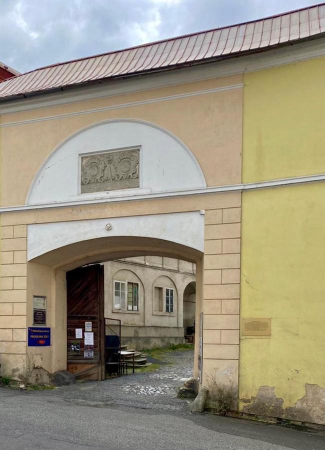 Apartmán Gold na zámku Ceska Kamenice Exterior foto